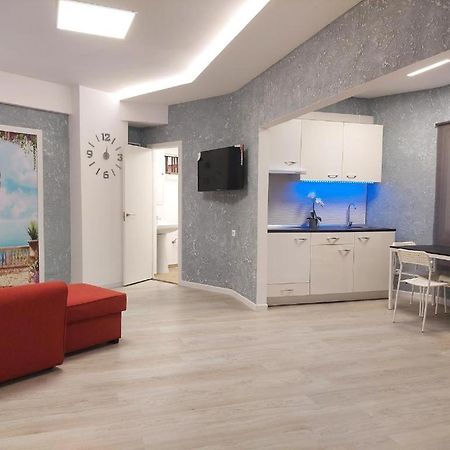 Fantastic 2 Bedrooms, Just 20 Meters From Ocean Playa de las Américas Exterior foto