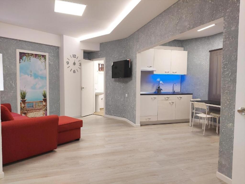 Fantastic 2 Bedrooms, Just 20 Meters From Ocean Playa de las Américas Exterior foto