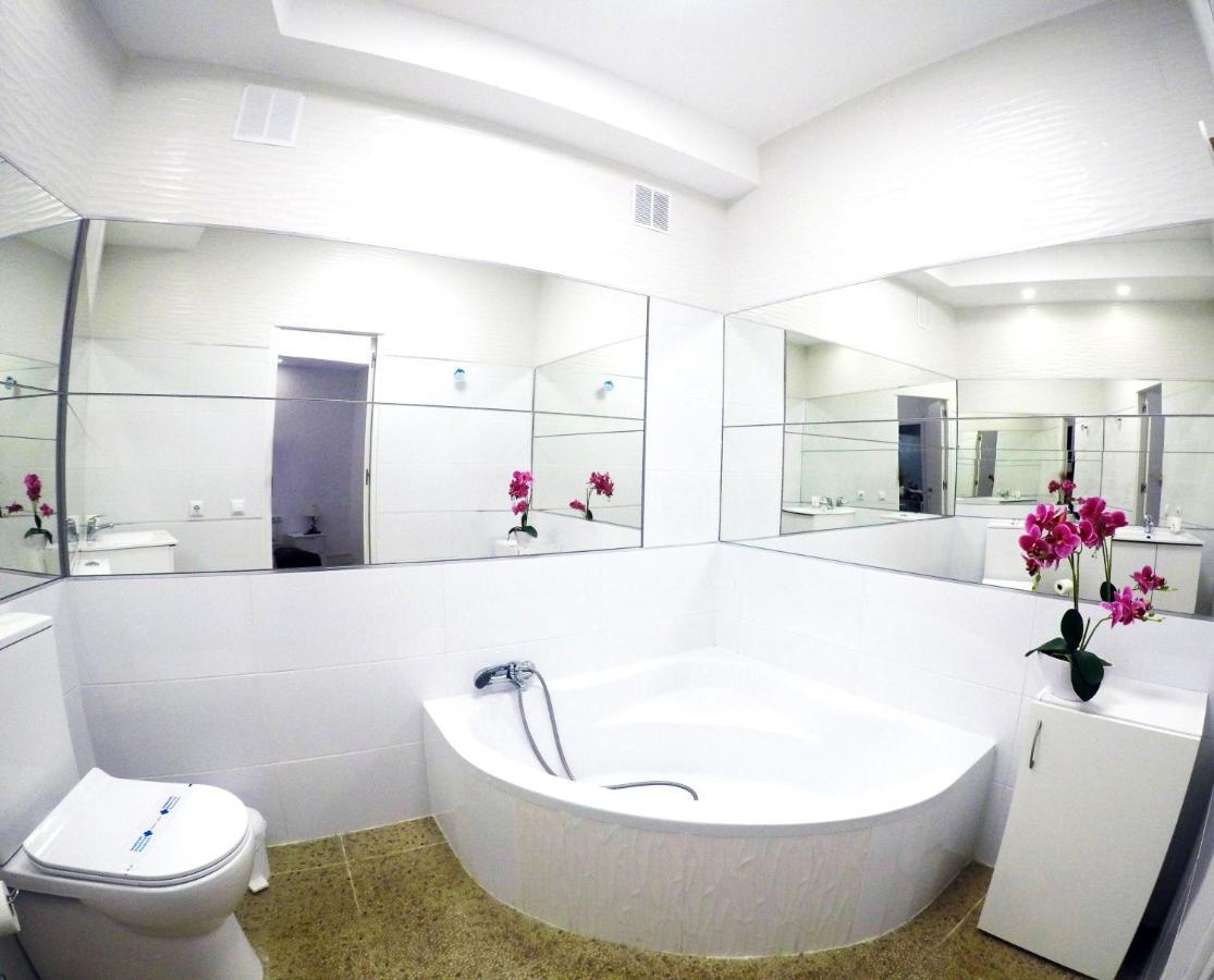 Fantastic 2 Bedrooms, Just 20 Meters From Ocean Playa de las Américas Exterior foto